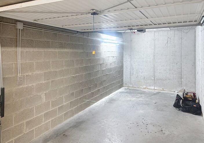 Gesloten garagebox te huur in Opwijk