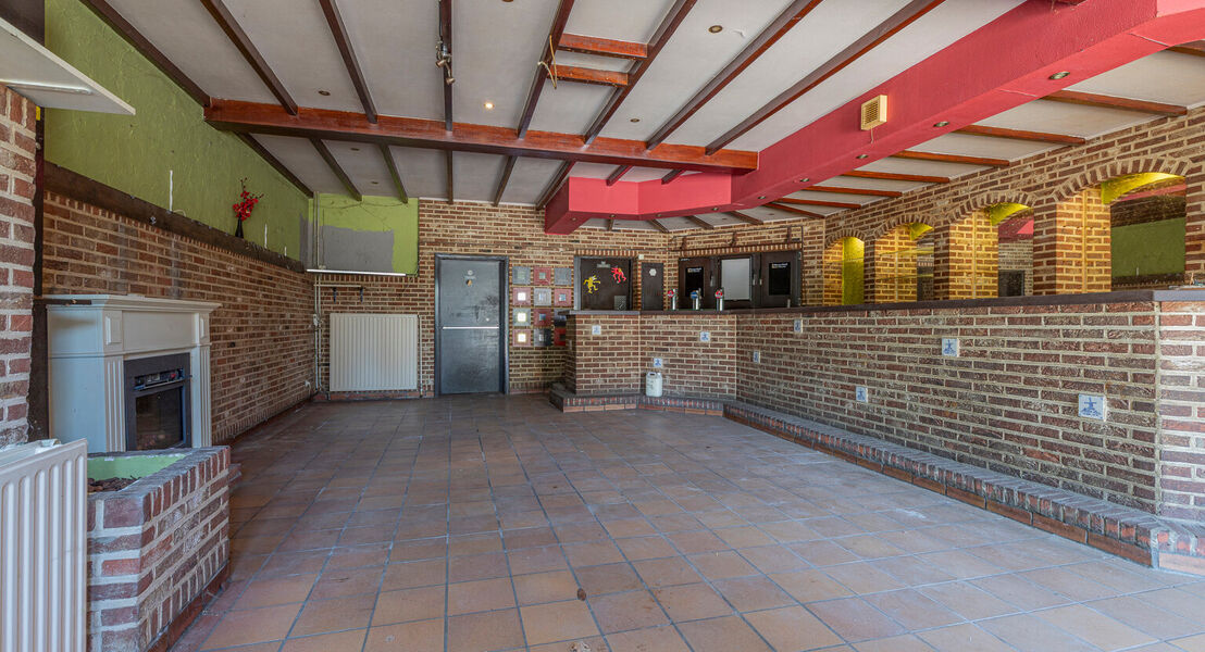 Gebouw voor gemengd gebruik te koop in Lebbeke Denderbelle