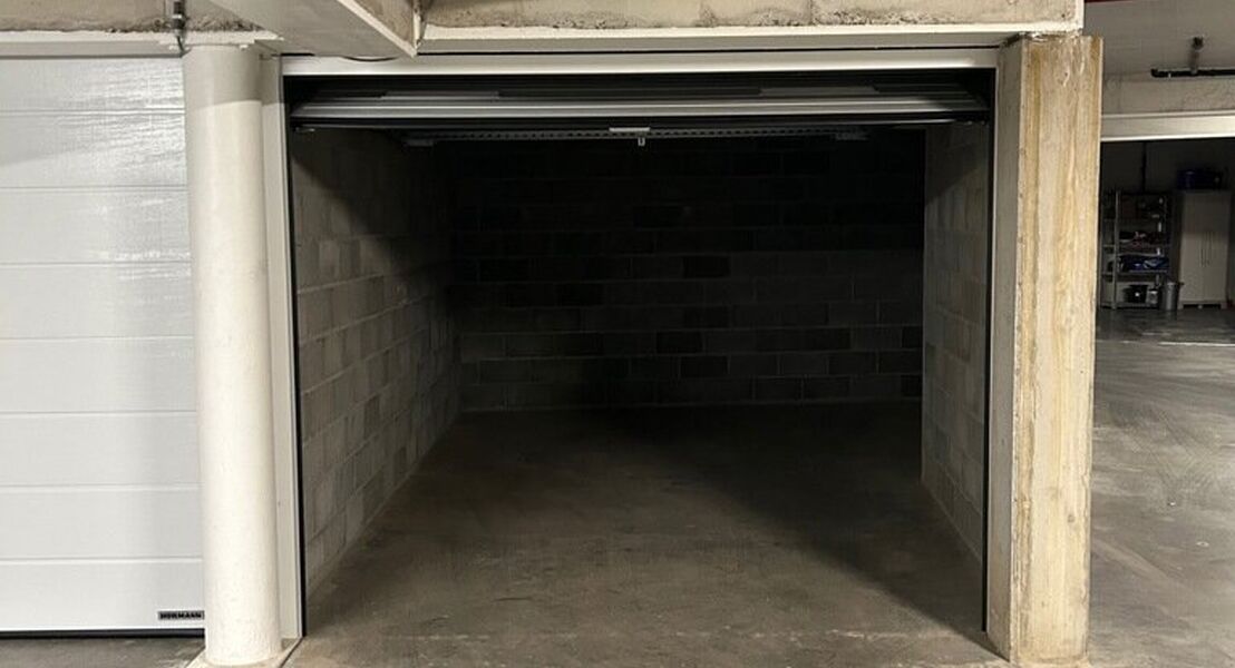 Gesloten garagebox te koop in Opwijk