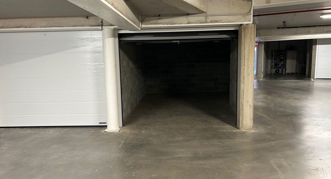 Gesloten garagebox te koop in Opwijk